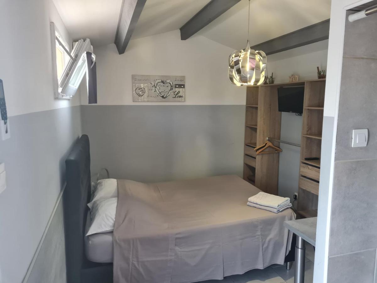 Chambre Cosy Avec Terrasse Arles Exterior foto
